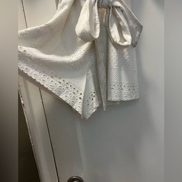 Alice + Olivia Eyelet Puff Sleeve Romper - Picture 6 of 7